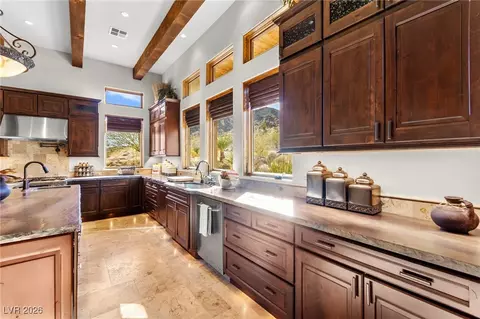 Kitchen - 26425 Park St, Nelson, NV 89005 photo 5 of 10