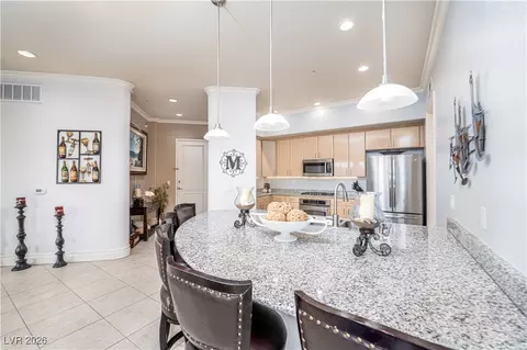 62 E Serene Ave #422, Las Vegas, NV 89123