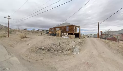 445 Butler Ave, Tonopah, NV 89049