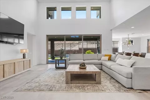 10215 Meridian Hill Ave, Las Vegas, NV 89135