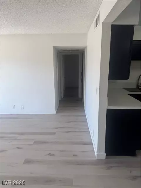 615 S Royal Crest Cir #13, Las Vegas, NV 89169