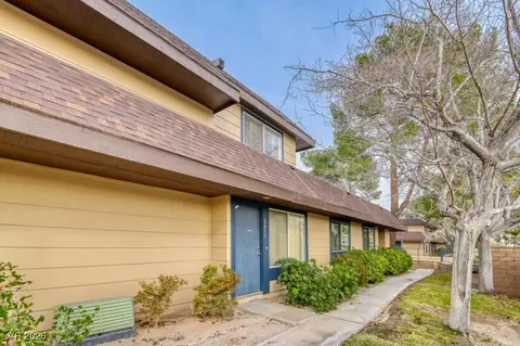 6211 Meadowhaven Ln, Las Vegas, NV 89103