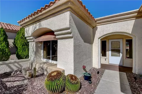 9704 Sundial Dr, Las Vegas, NV 89134