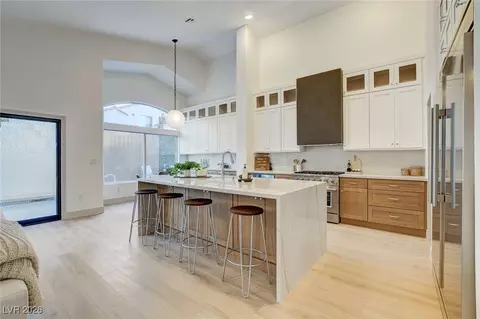 8113 Sunset Cove Dr, Las Vegas, NV 89128