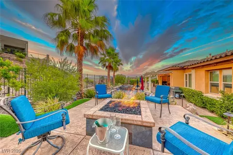 70 Portezza Dr, Henderson, NV 89011