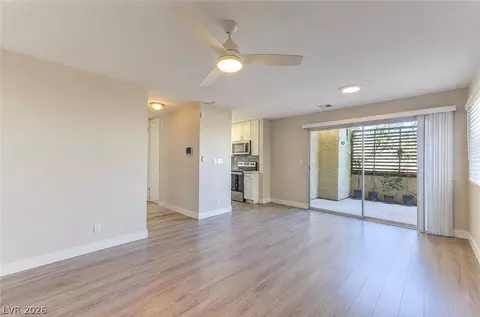 5015 Spencer St #C, Las Vegas, NV 89119