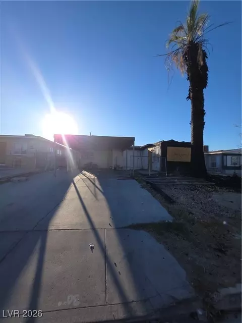 717 N 11th St, Las Vegas, NV 89101
