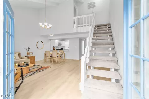 4255 Kona Coast Way, Las Vegas, NV 89121