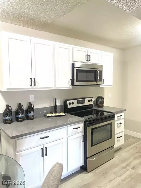 5250 Mission Carmel Ln #204, Las Vegas, NV 89107