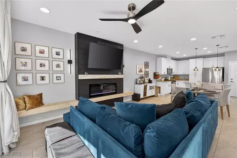 988 Via Panfilo Ave, Henderson, NV 89011