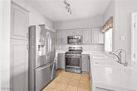 855 N Stephanie St #1115, Henderson, NV 89014