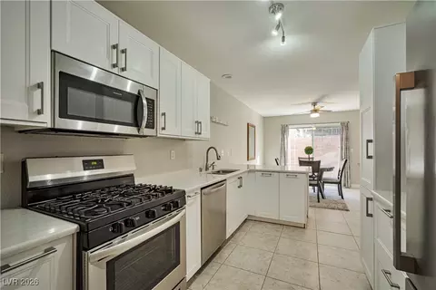 10142 Tree Creek Ct, Las Vegas, NV 89183