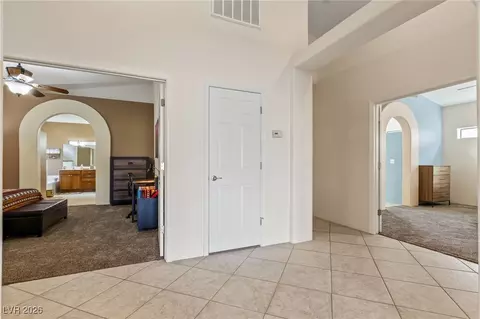 Entry Way - 1418 Palm Dr, Laughlin, NV 89029 photo 4 of 7