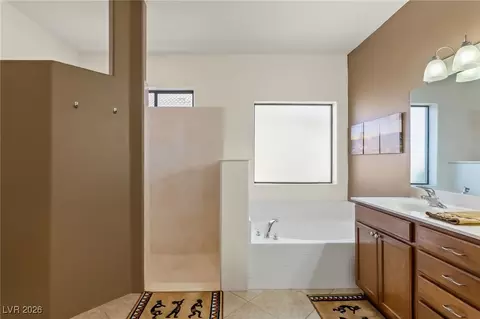 Bath - 1418 Palm Dr, Laughlin, NV 89029 photo 2 of 4