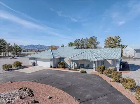 2060 Red Rock Dr, Pahrump, NV 89048