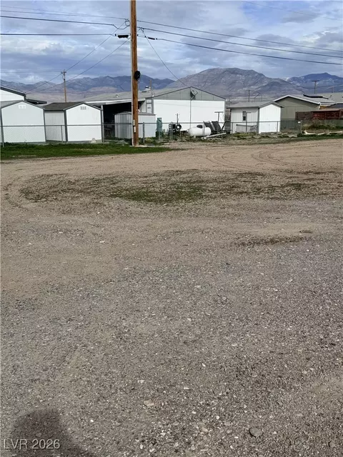 90 W Zapata Dr, Pahrump, NV 89048