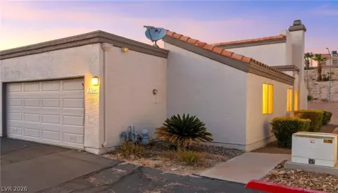 2124 Pebble Creek Ln, Laughlin, NV 89029