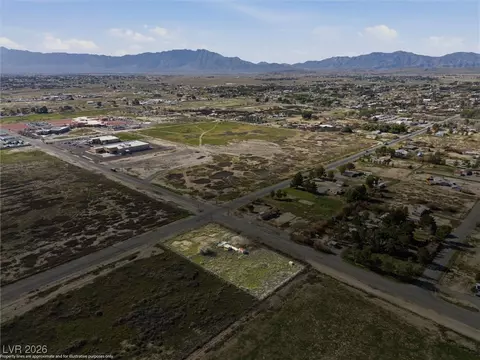 470 W Basin Ave, Pahrump, NV 89060