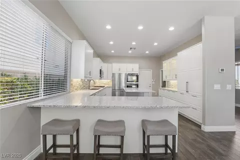 2752 Glen Port St, Las Vegas, NV 89135