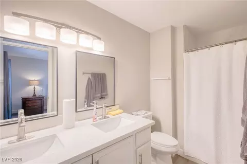 Bath - 3095 Quantana Way, Laughlin, NV 89029 photo 7 of 10