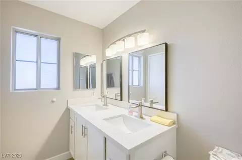 Bath - 3095 Quantana Way, Laughlin, NV 89029 photo 3 of 10