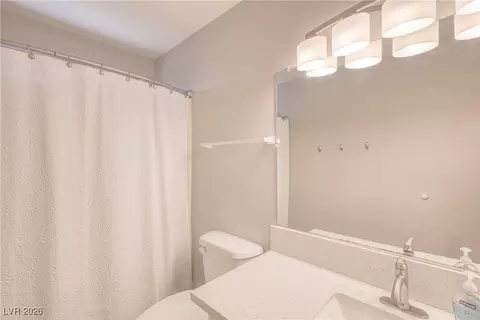 Bath - 3095 Quantana Way, Laughlin, NV 89029 photo 10 of 10