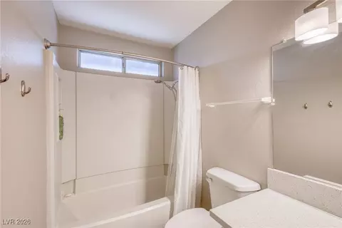 Bath - 3095 Quantana Way, Laughlin, NV 89029 photo 9 of 10