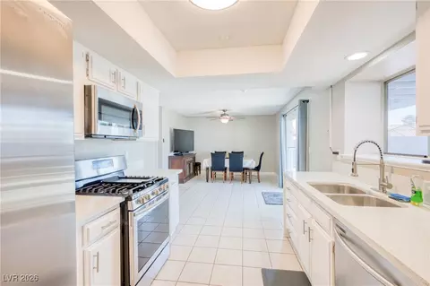 Kitchen - 3095 Quantana Way, Laughlin, NV 89029 photo 1 of 4