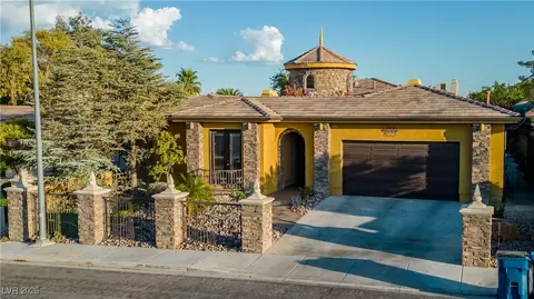 8223 Windrush Ave, Las Vegas, NV 89117