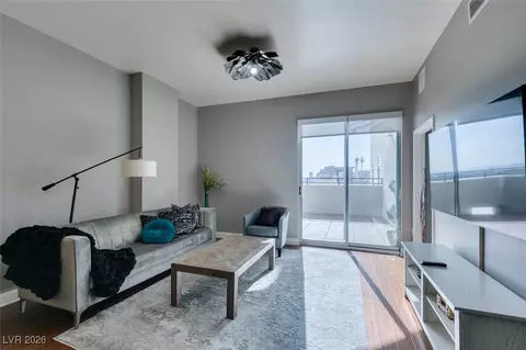 150 Las Vegas Blvd #807, Las Vegas, NV 89101