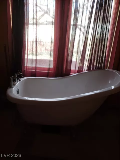 Bath - 210 E Cedar St, Beatty, NV 89003 photo 3 of 4