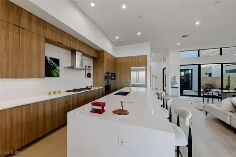 Kitchen - 42 Sand Star Ln, Henderson, NV 89011 photo 5 of 6