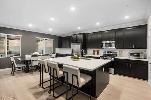 145 Rohan Crest Ave, Henderson, NV 89011