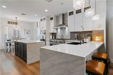 2116 Clearwater Lake Dr, Henderson, NV 89044