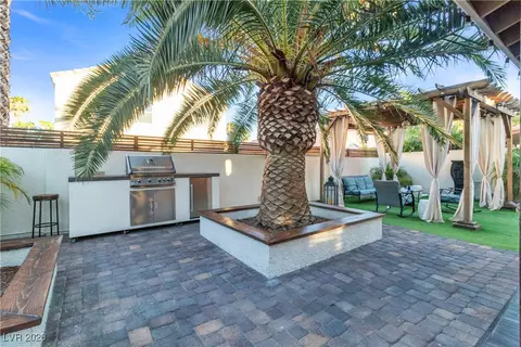 1923 Casa Verde Dr, North Las Vegas, NV 89031