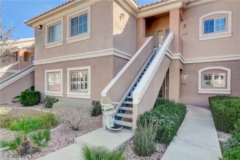 300 Pine Haven St #105, Las Vegas, NV 89144