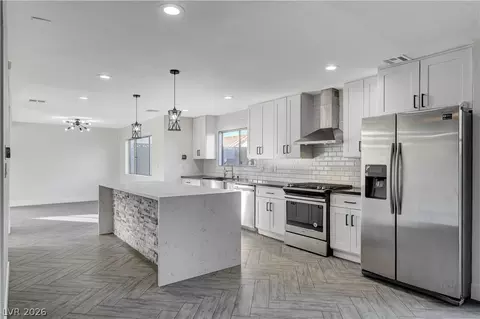 7664 Hernando Dr, Las Vegas, NV 89147