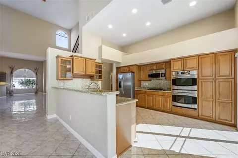 Kitchen - 2107 Eaglepath Cir, Henderson, NV 89074 photo 1 of 3