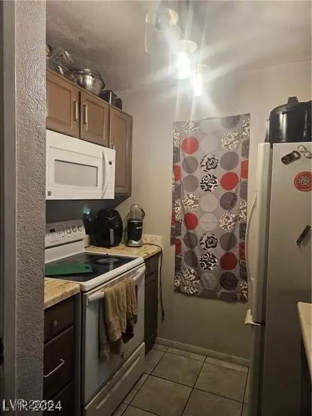 3976 Colors Ct #40, Las Vegas, NV 89103