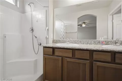 Bath - 2229 Chandler Ranch Pl, Laughlin, NV 89029 photo 2 of 4