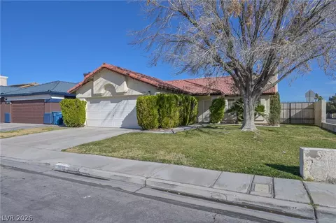 3894 Flickering Star Dr, Las Vegas, NV 89103