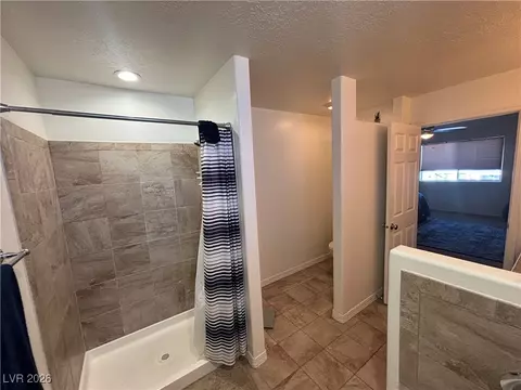 Bath - 835 Park Ave, Ely, NV 89301 photo 4 of 6