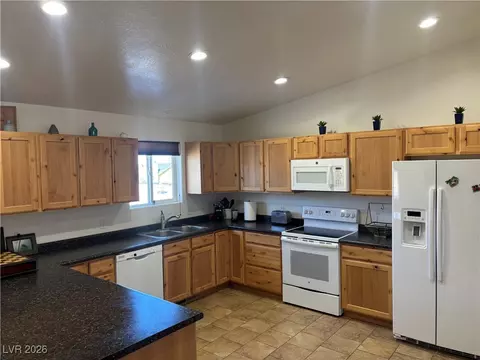 Kitchen - 835 Park Ave, Ely, NV 89301 photo 2 of 3