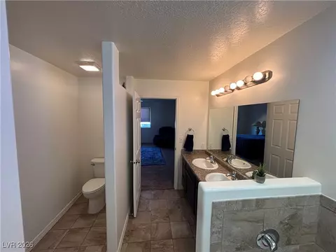 Bath - 835 Park Ave, Ely, NV 89301 photo 3 of 6