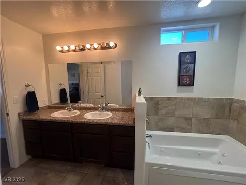 Bath - 835 Park Ave, Ely, NV 89301 photo 2 of 6