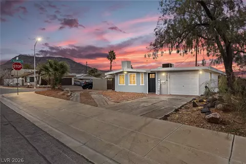 256 Hillcrest Dr, Henderson, NV 89015