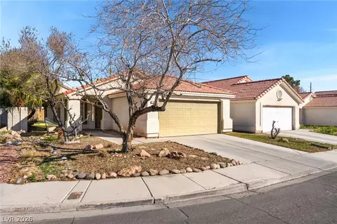 7320 Silver Ridge Dr, Las Vegas, NV 89128