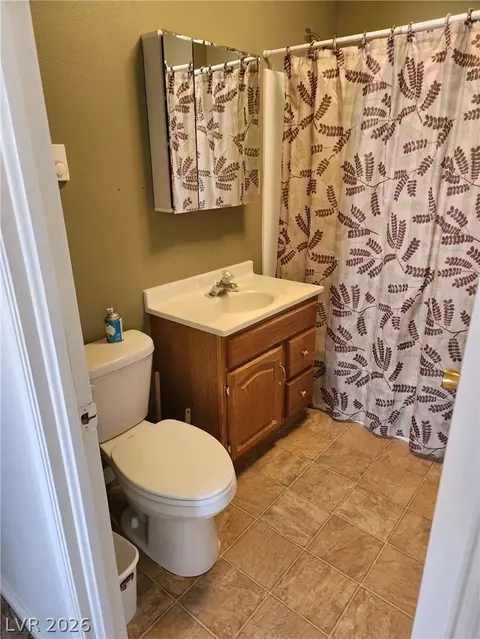 Bath - 945 Avenue K, Ely, NV 89301 photo 1 of 3