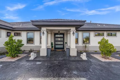 8685 W Hammer Ln, Las Vegas, NV 89149