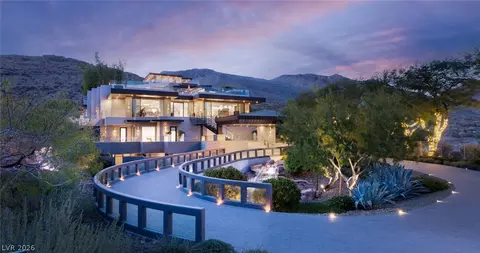 9 Echo Peak Ln, Las Vegas, NV 89135